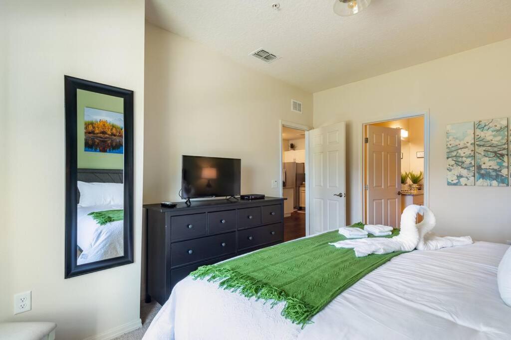 Super Comfy And Spacious 3 Bedroom 10 Minutes From Disney, With Major Shopping 4 Minutes Away كيسيمي المظهر الخارجي الصورة
