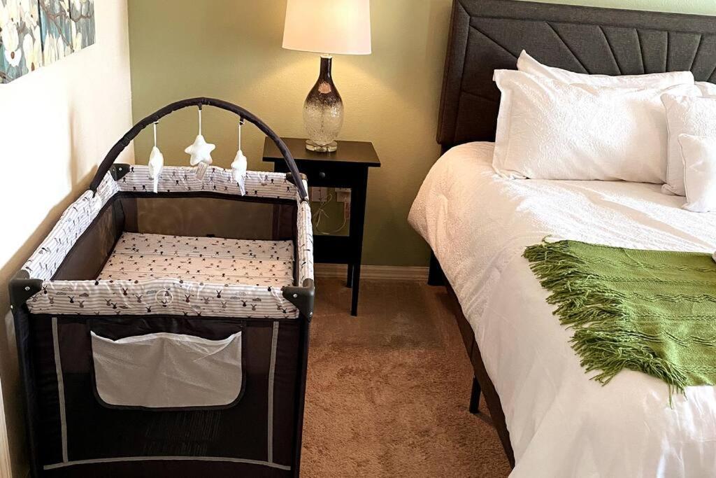 Super Comfy And Spacious 3 Bedroom 10 Minutes From Disney, With Major Shopping 4 Minutes Away كيسيمي المظهر الخارجي الصورة