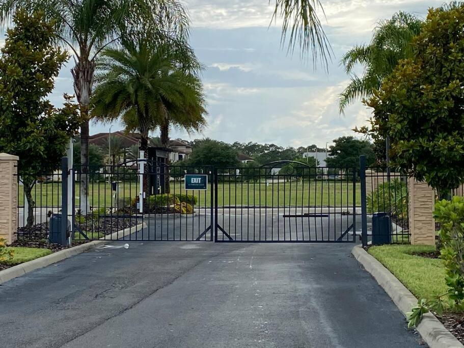 Super Comfy And Spacious 3 Bedroom 10 Minutes From Disney, With Major Shopping 4 Minutes Away كيسيمي المظهر الخارجي الصورة