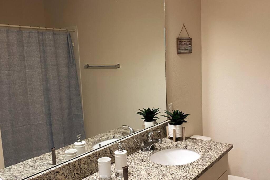 Super Comfy And Spacious 3 Bedroom 10 Minutes From Disney, With Major Shopping 4 Minutes Away كيسيمي المظهر الخارجي الصورة