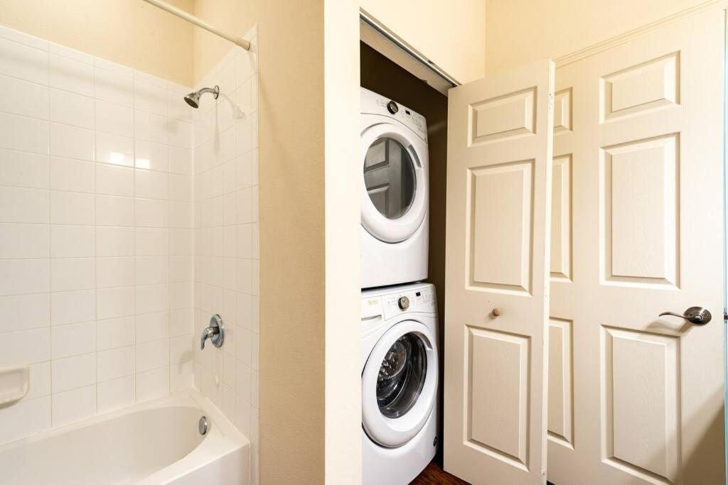 Super Comfy And Spacious 3 Bedroom 10 Minutes From Disney, With Major Shopping 4 Minutes Away كيسيمي المظهر الخارجي الصورة